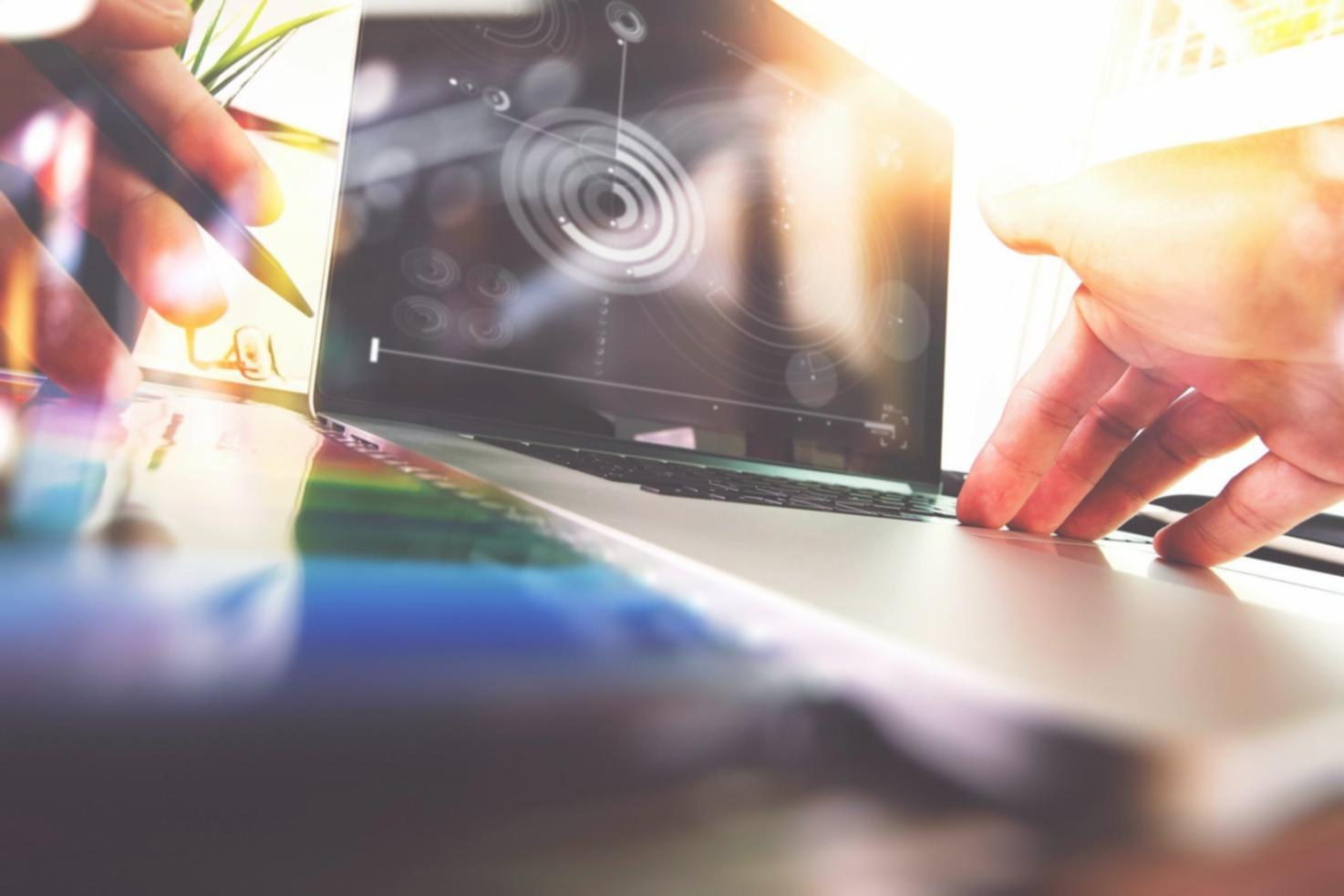 Análisis de datos SEO en pantalla